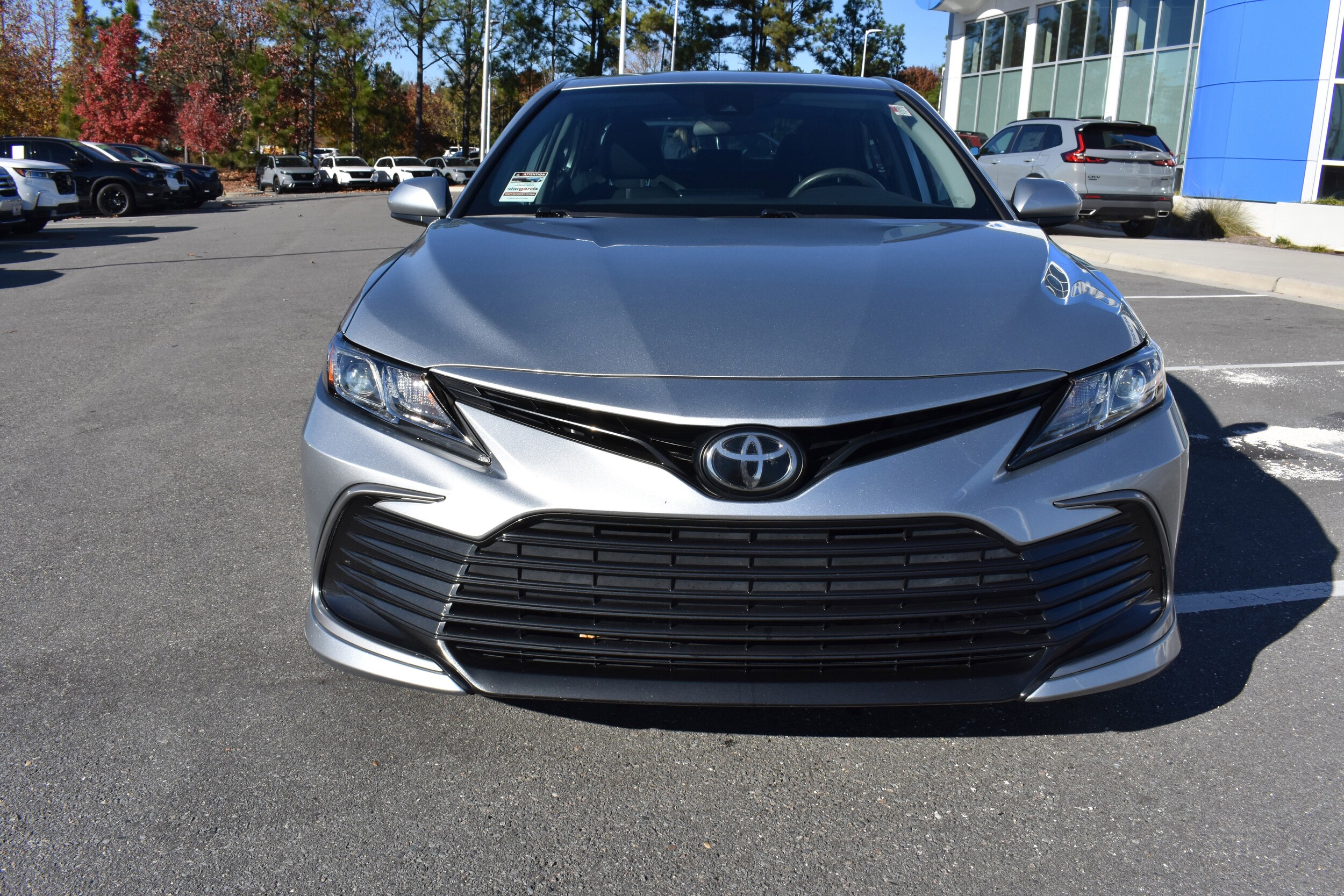 2021 Toyota Camry LE photo 3