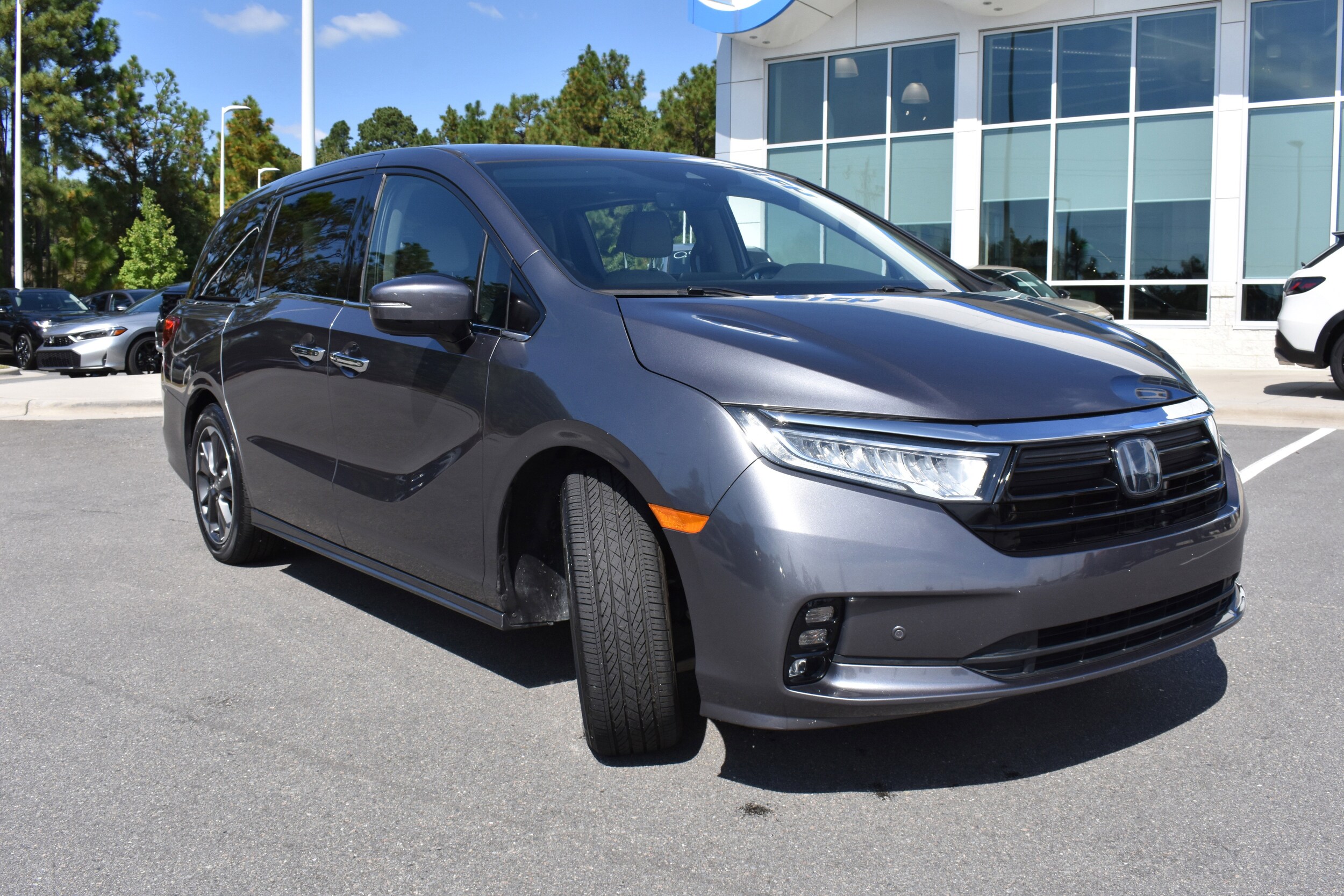 2022 Honda Odyssey Elite photo 2