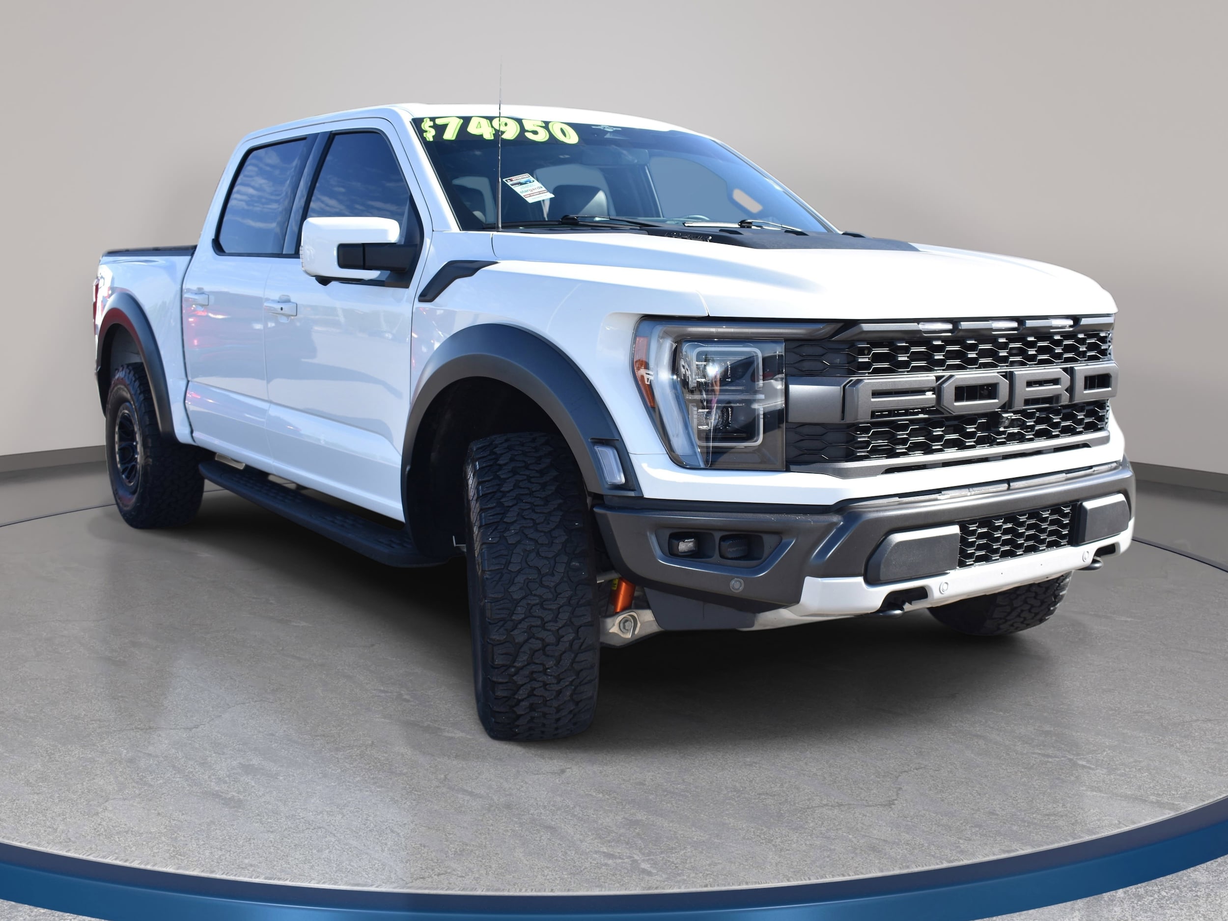 View vehicle photo 4