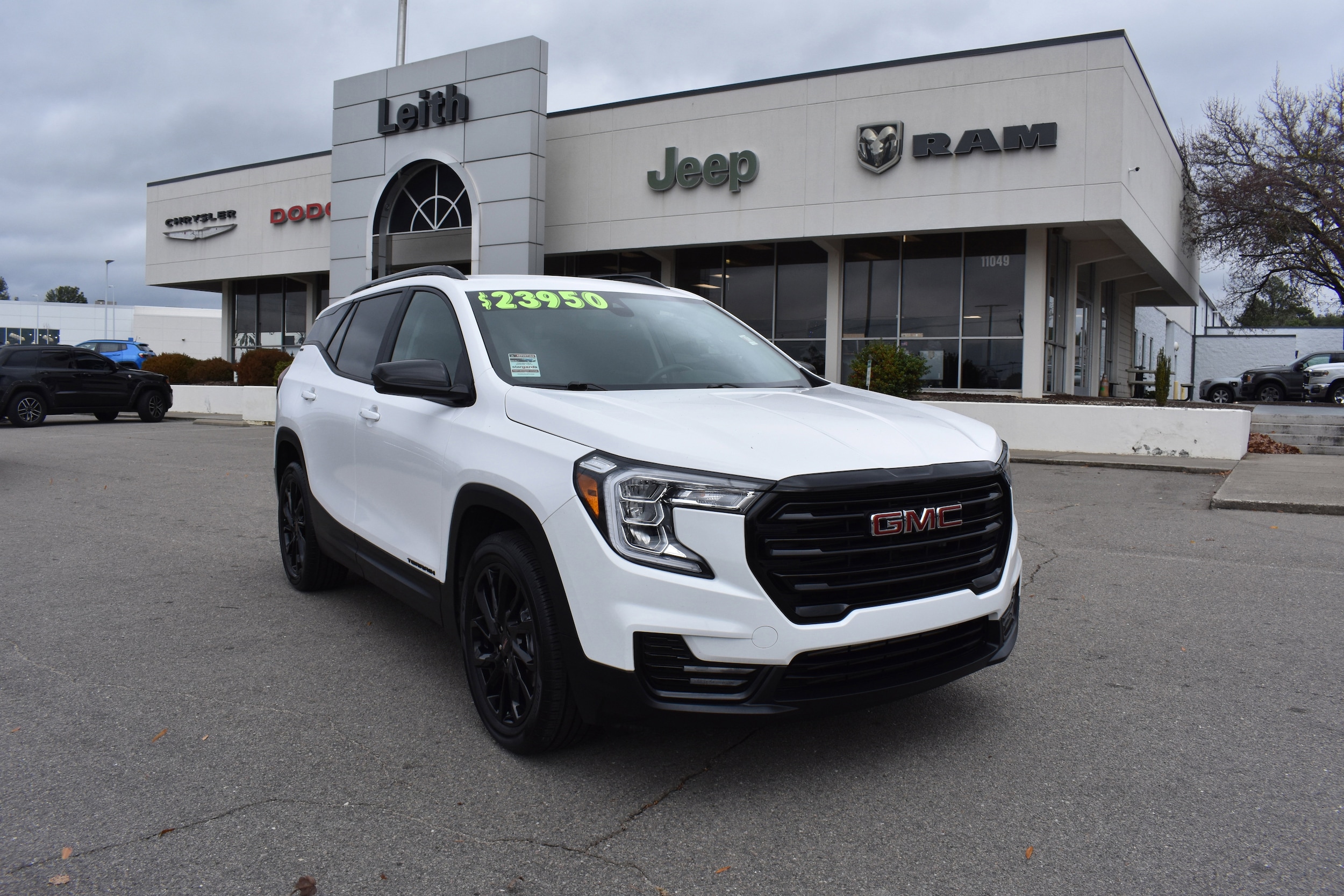 2024 GMC Terrain SLE's photo