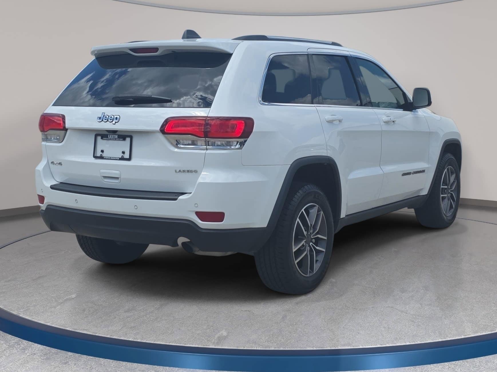 View vehicle photo 6