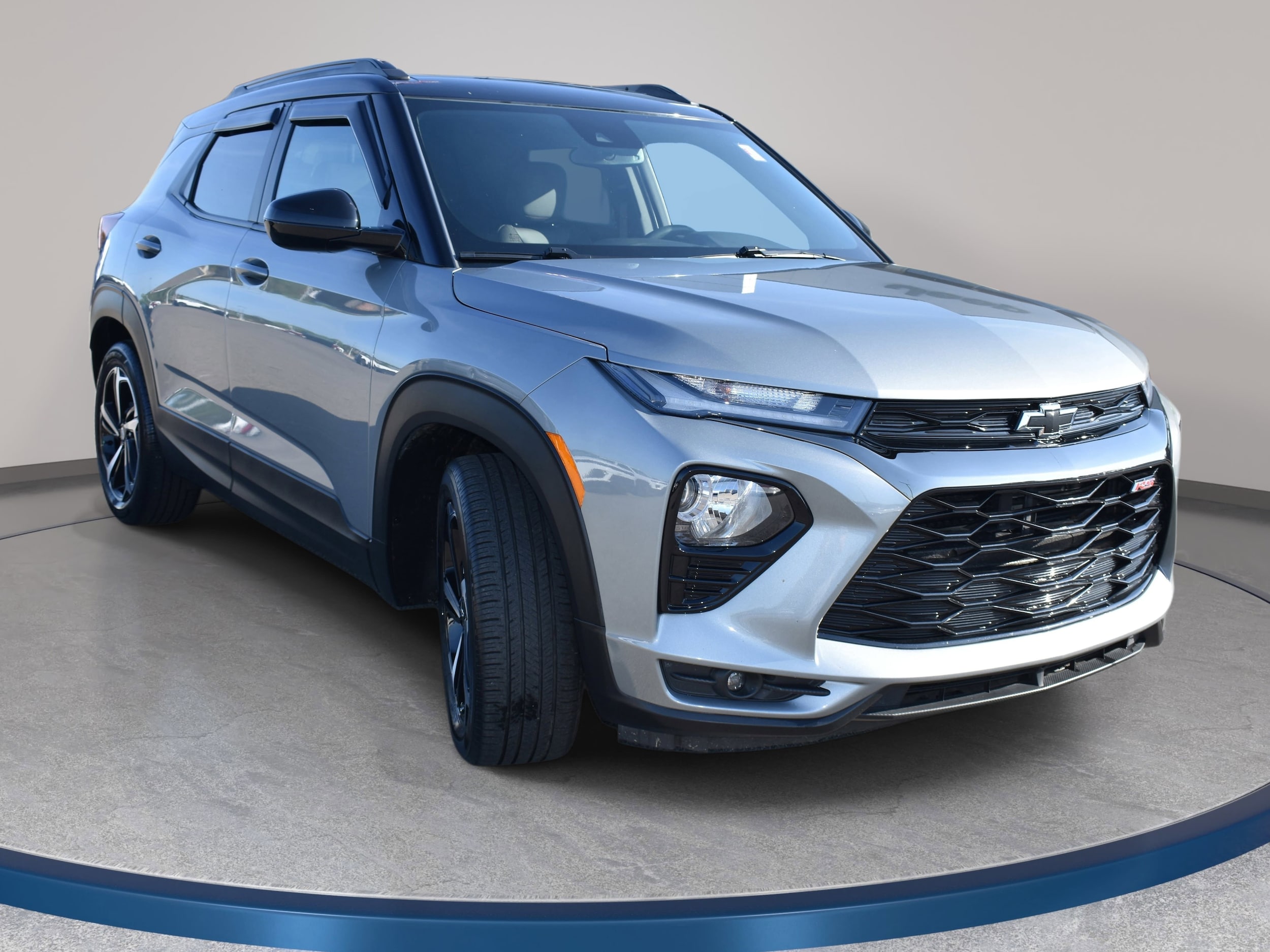 View vehicle photo 4