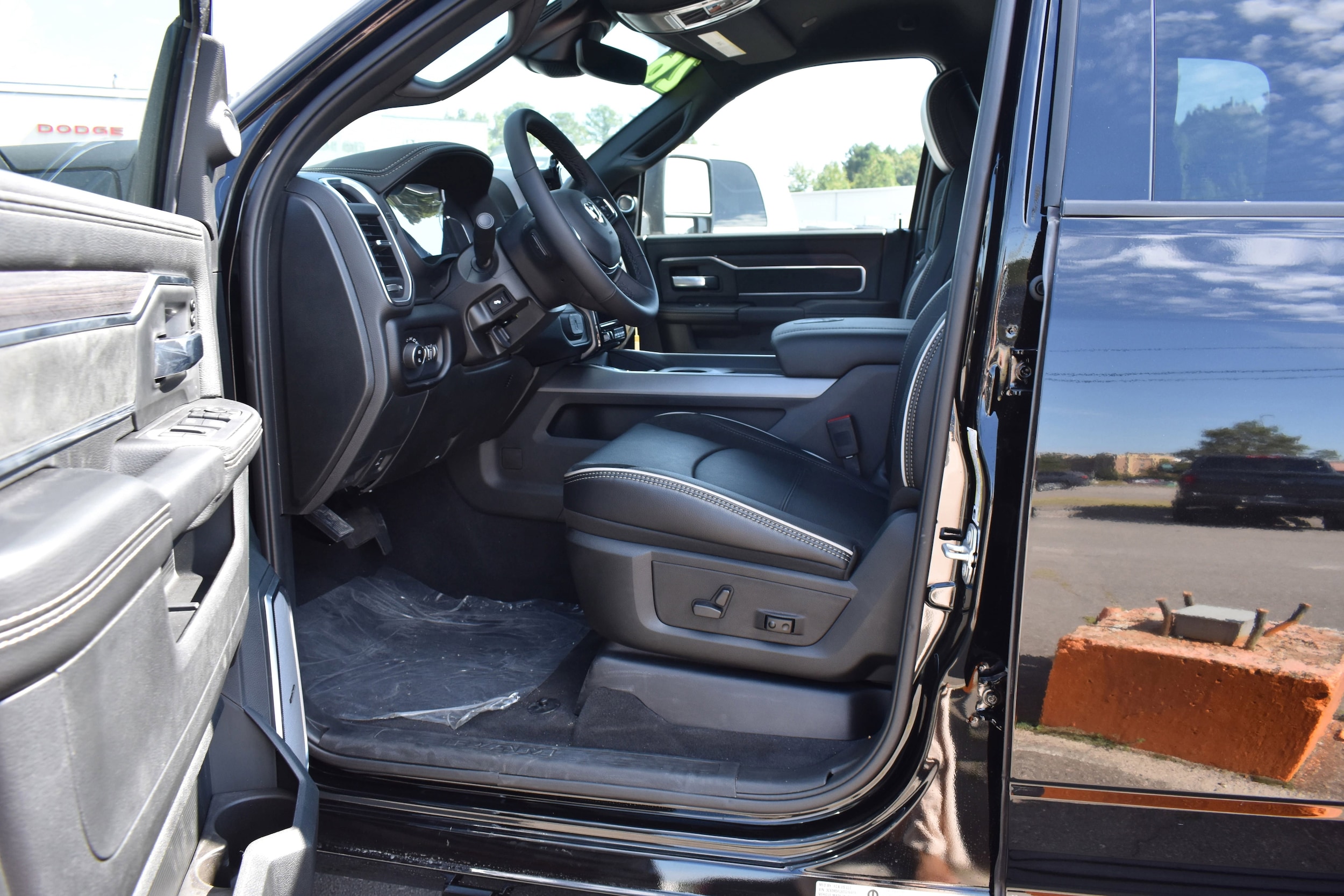 2026 RAM 2500 Laramie - Photo 11