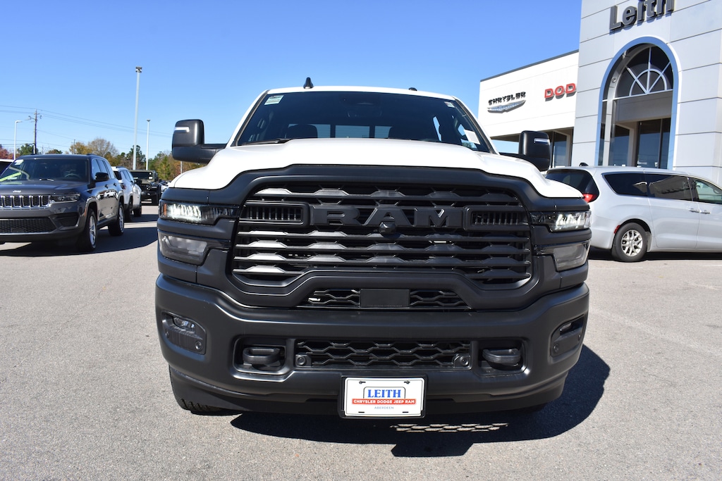 New 2026 Ram 2500 TRADESMAN CREW CAB 4X4 6'4 BOX Pickup