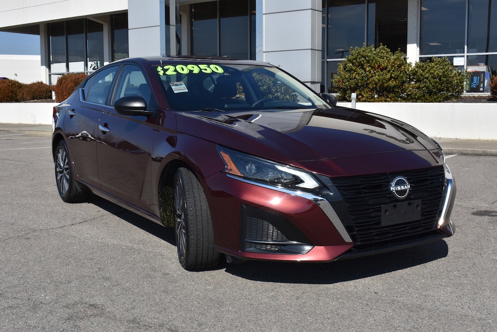 Used 2025 Nissan Altima SV Sedan