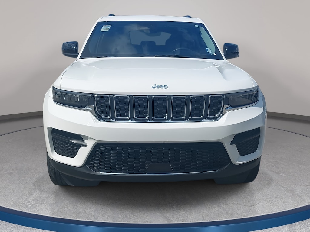 Used 2024 Jeep Grand Cherokee Laredo SUV