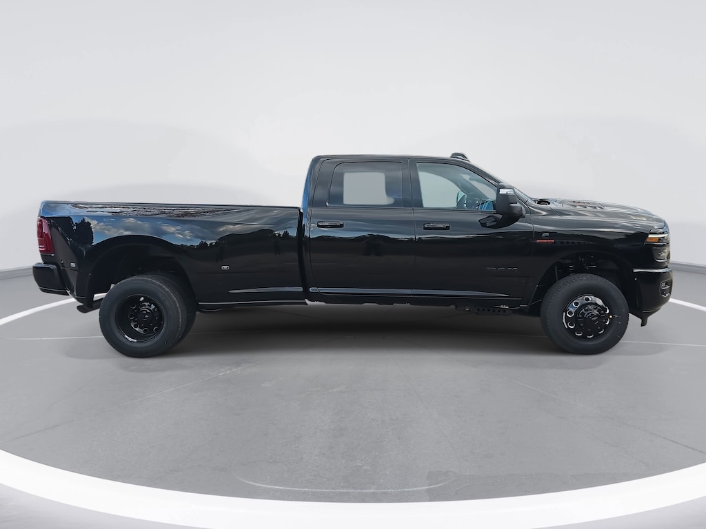 New 2026 Ram 3500 LARAMIE CREW CAB 4X4 8' BOX Pickup