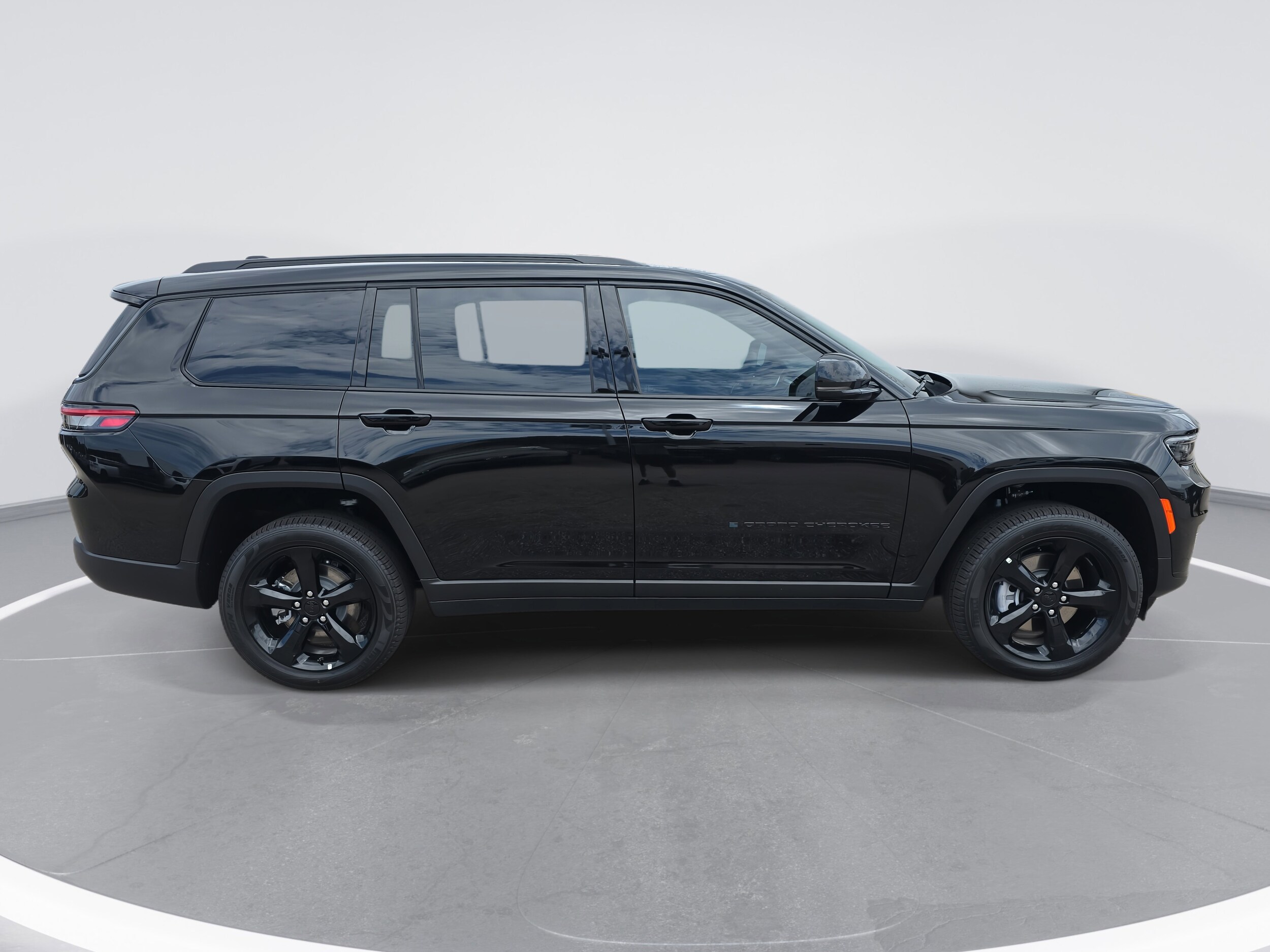 2025 Jeep Grand Cherokee L photo 4