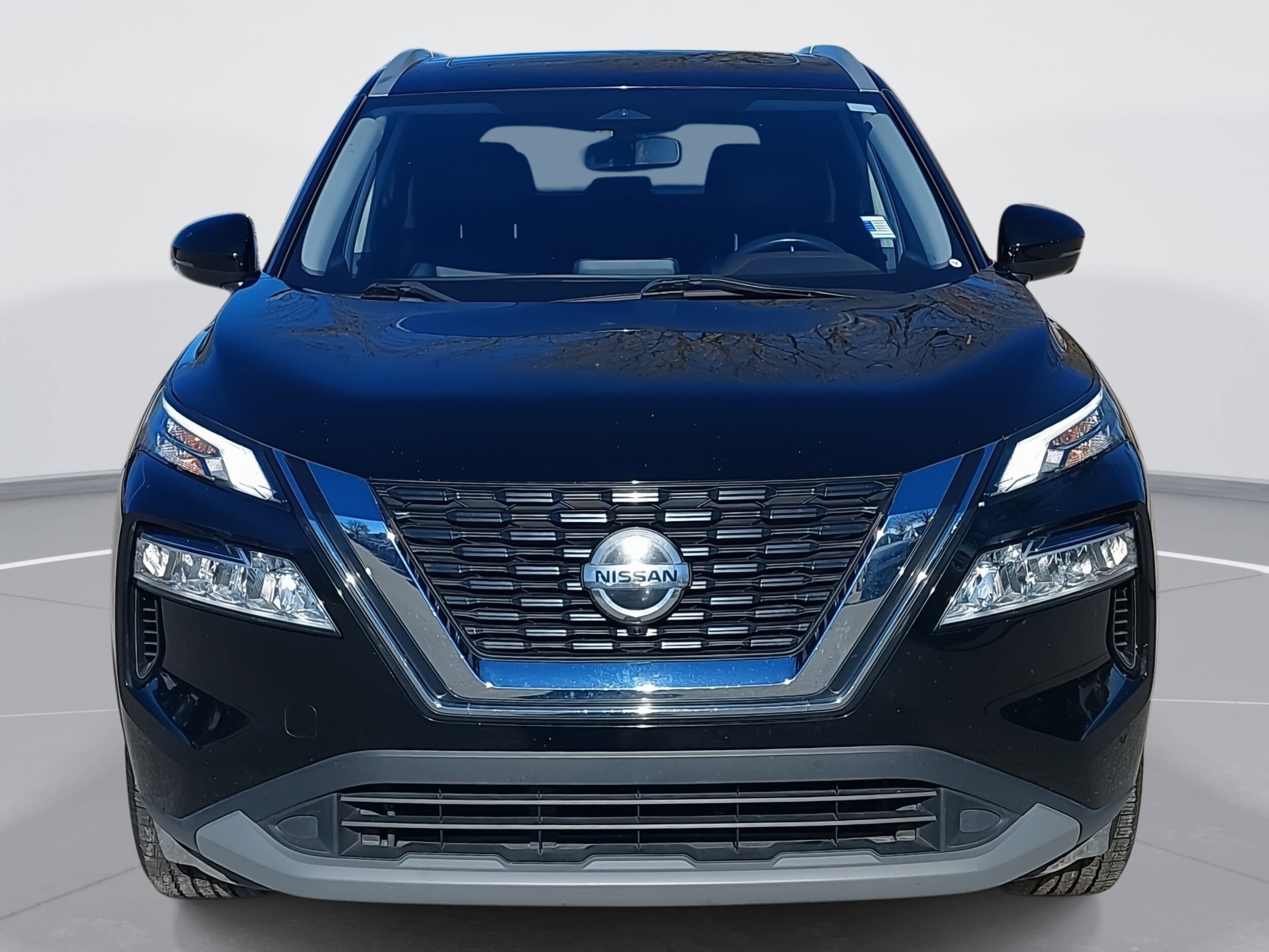 2021 Nissan Rogue SV photo 2