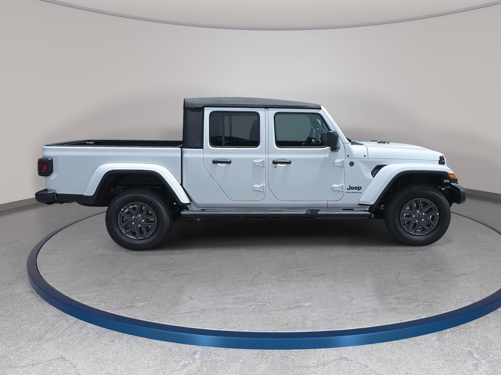 New 2026 Jeep Gladiator SPORT S 4X4 Pickup