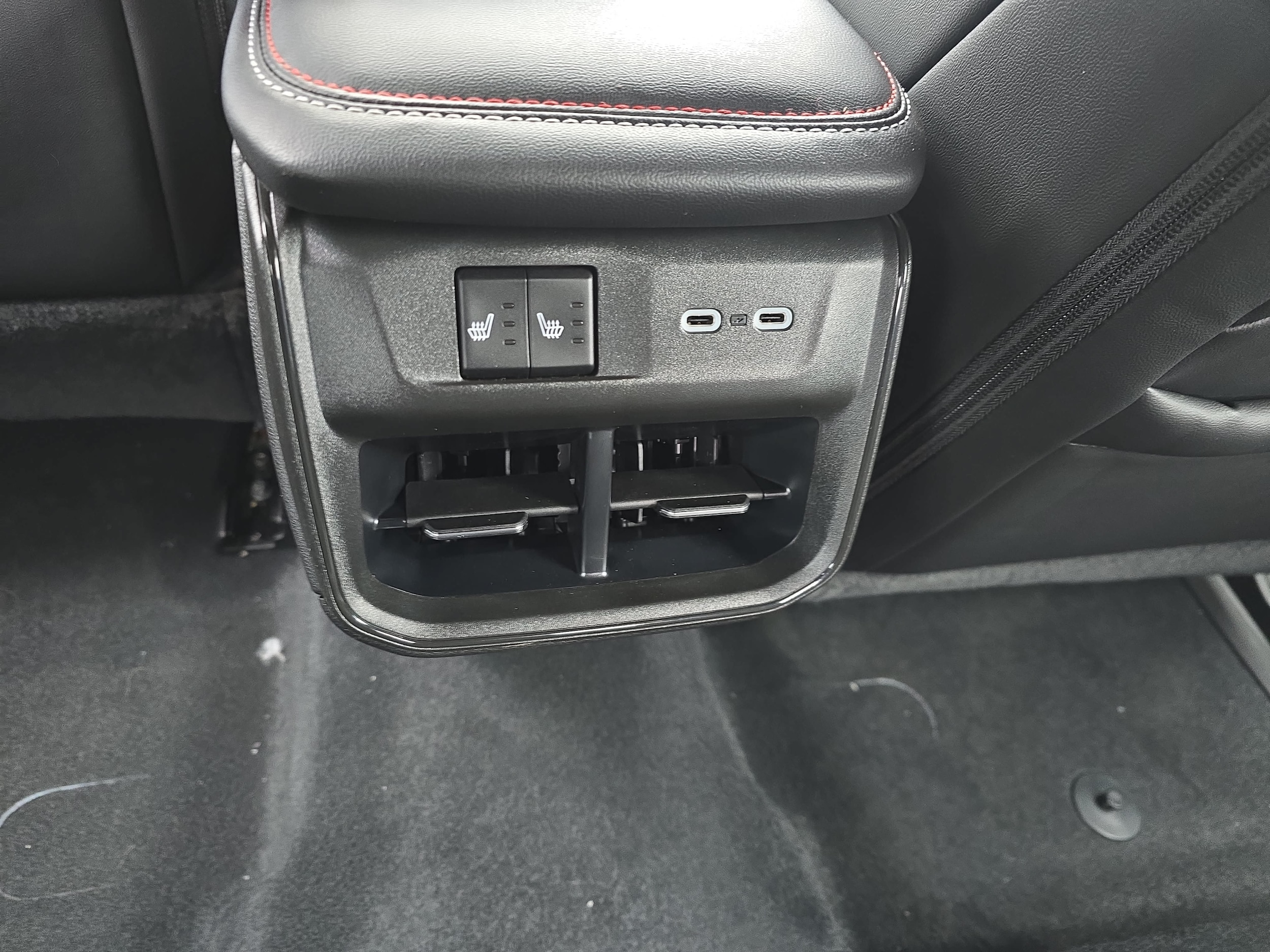 2026 Dodge Charger Scat Pack - Photo 13