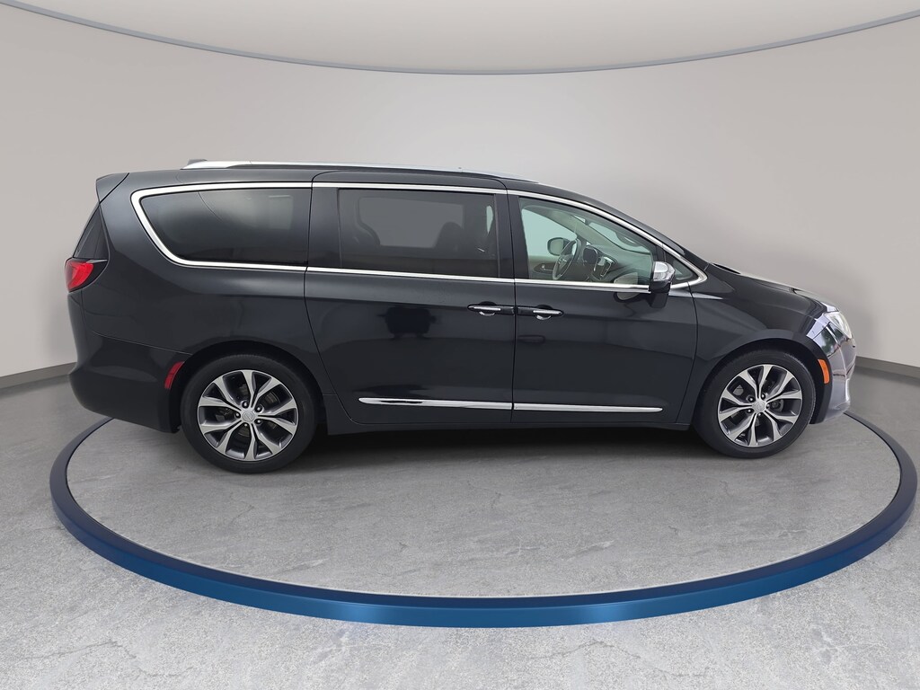 Used 2017 Chrysler Pacifica Limited Van