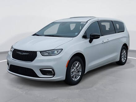 2026 Chrysler Pacifica SELECT Passenger Van