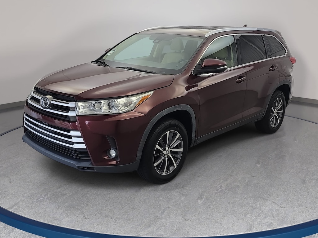 Used 2019 Toyota Highlander XLE V6 SUV