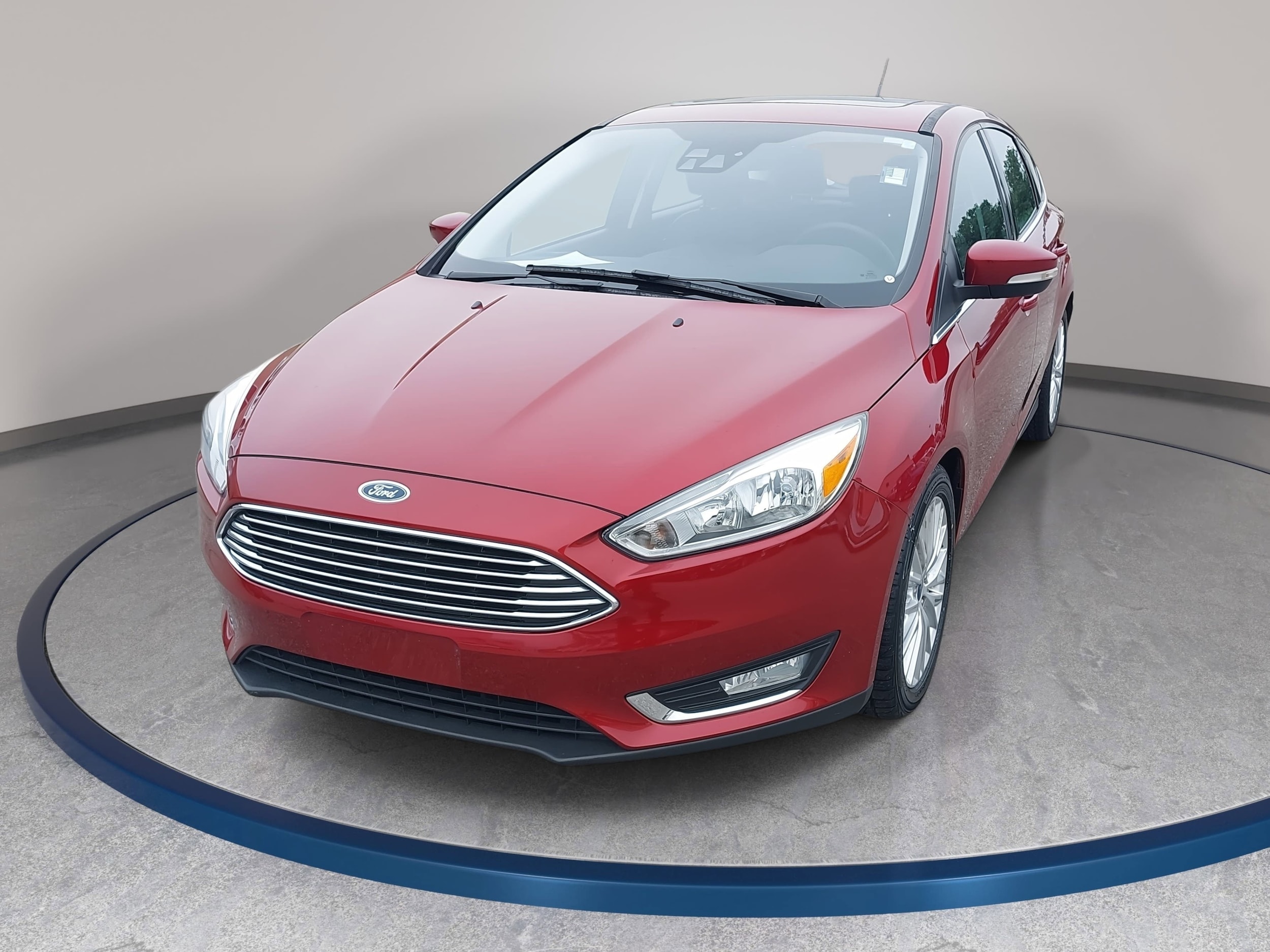 2017 Ford Focus 5 Door Hatch Titanium's photo