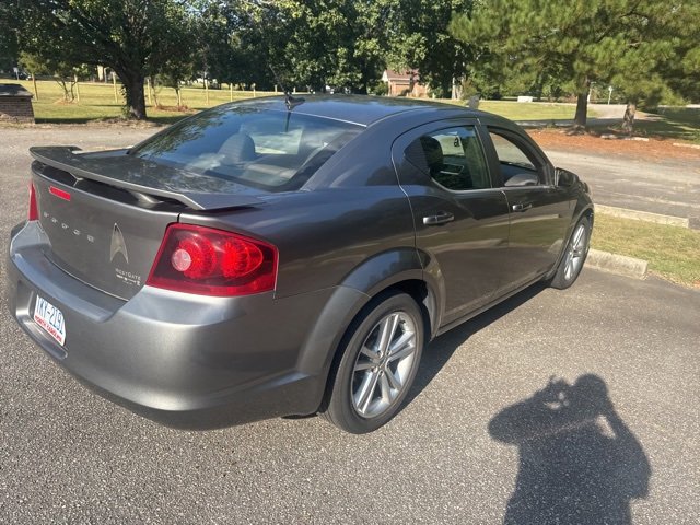 2013 Dodge Avenger SE photo 3