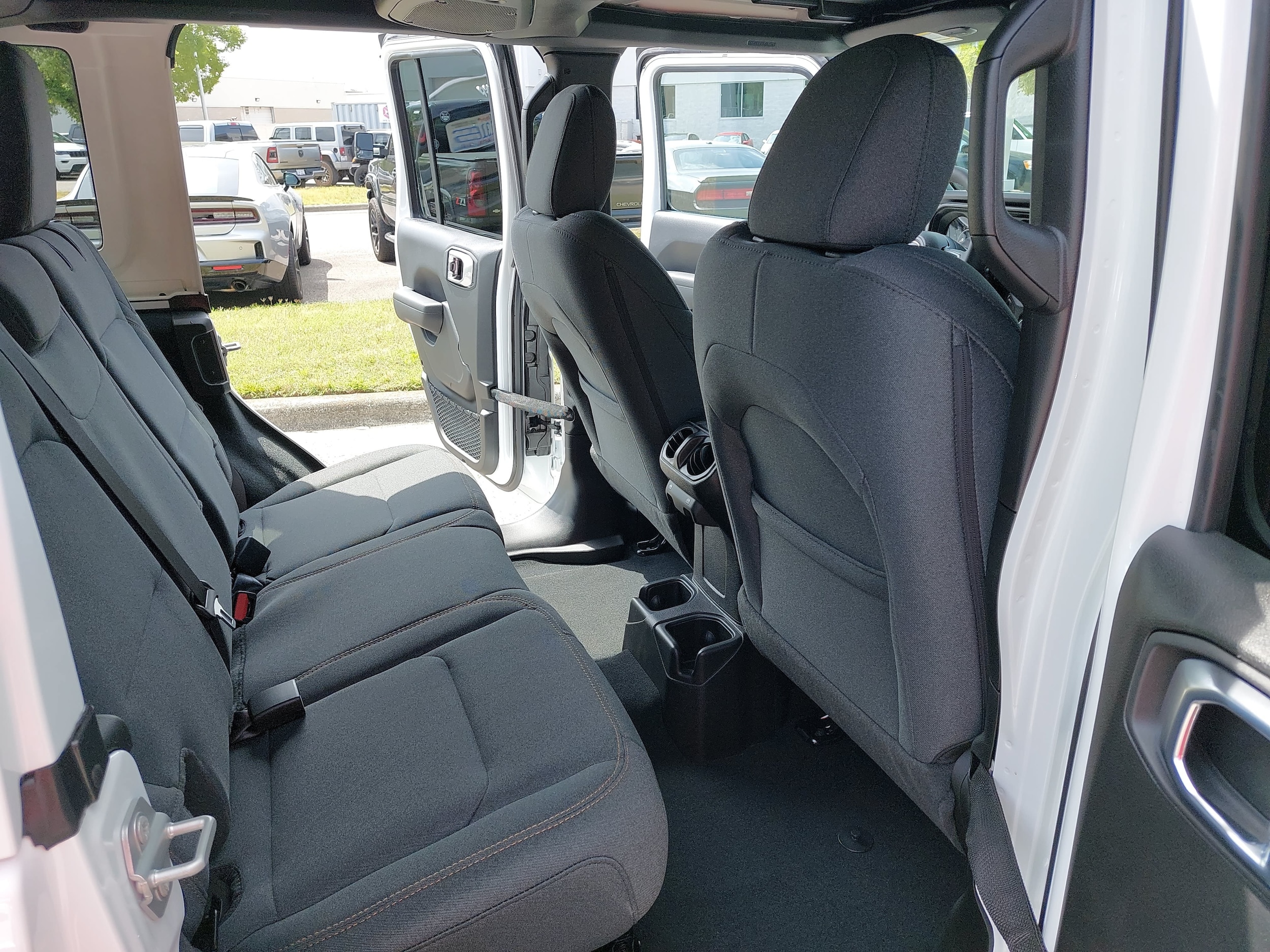 2026 Jeep Wrangler 4-Door Willys - Photo 11