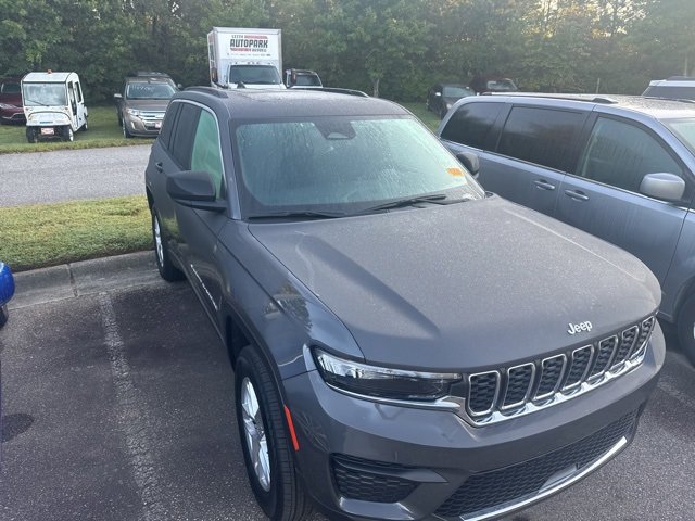 2025 Jeep Grand Cherokee Laredo X photo 2