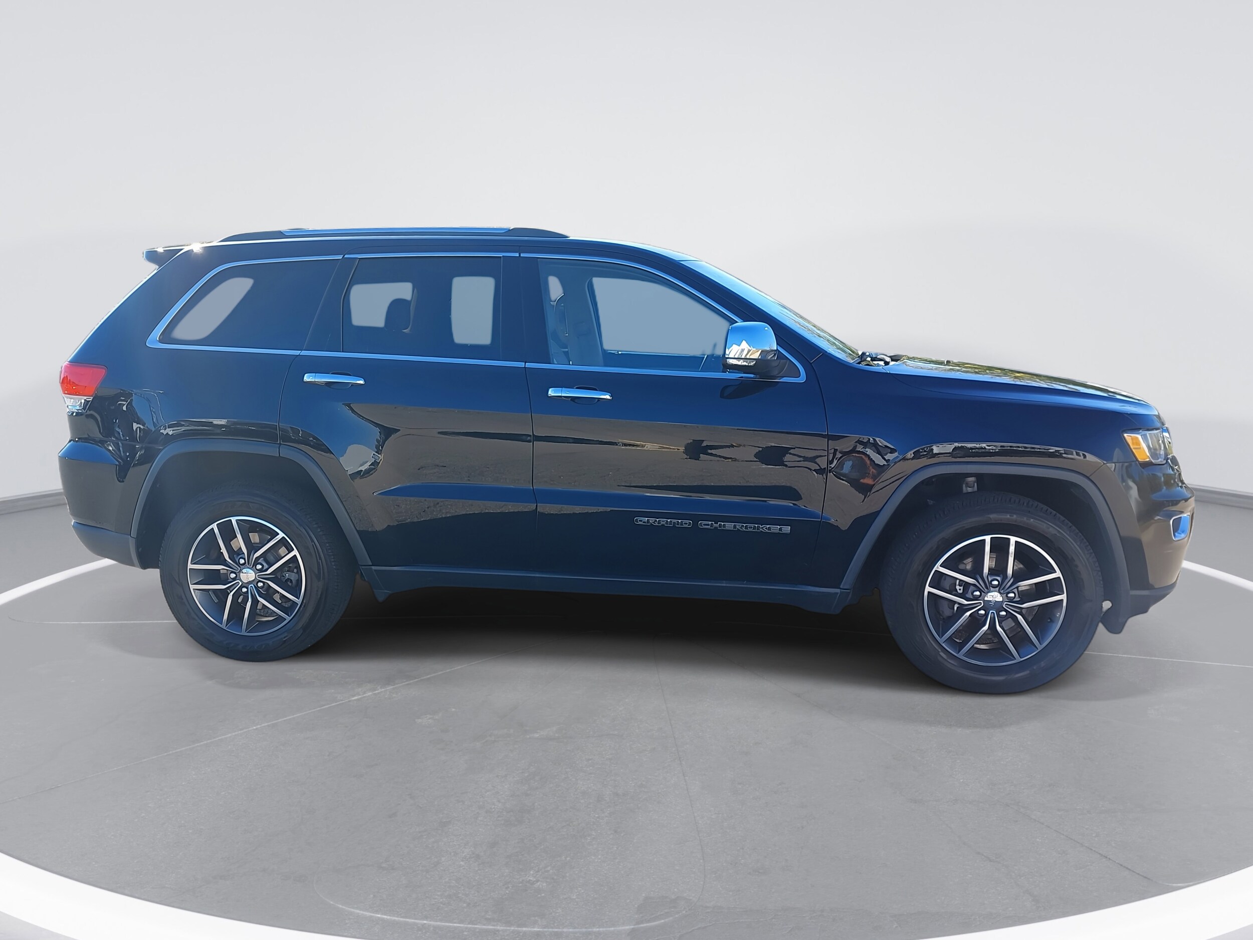 2018 Jeep Grand Cherokee Limited photo 2