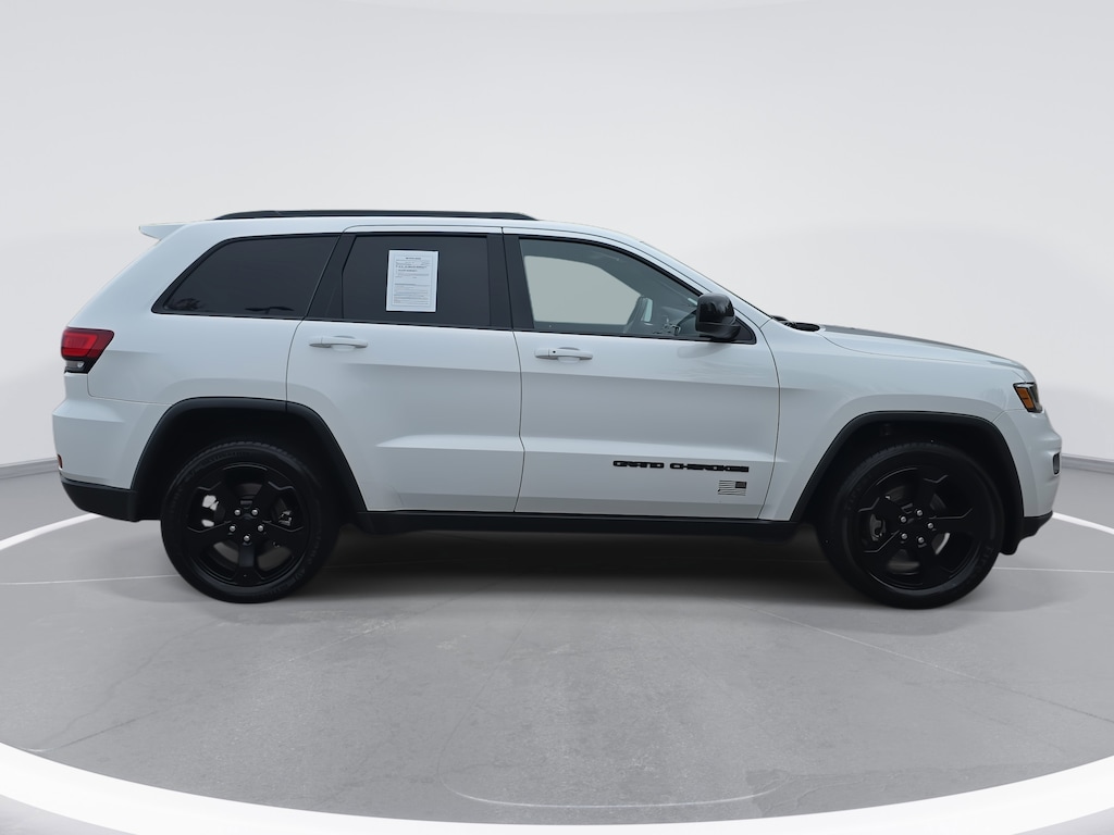 Used 2021 Jeep Grand Cherokee Laredo SUV