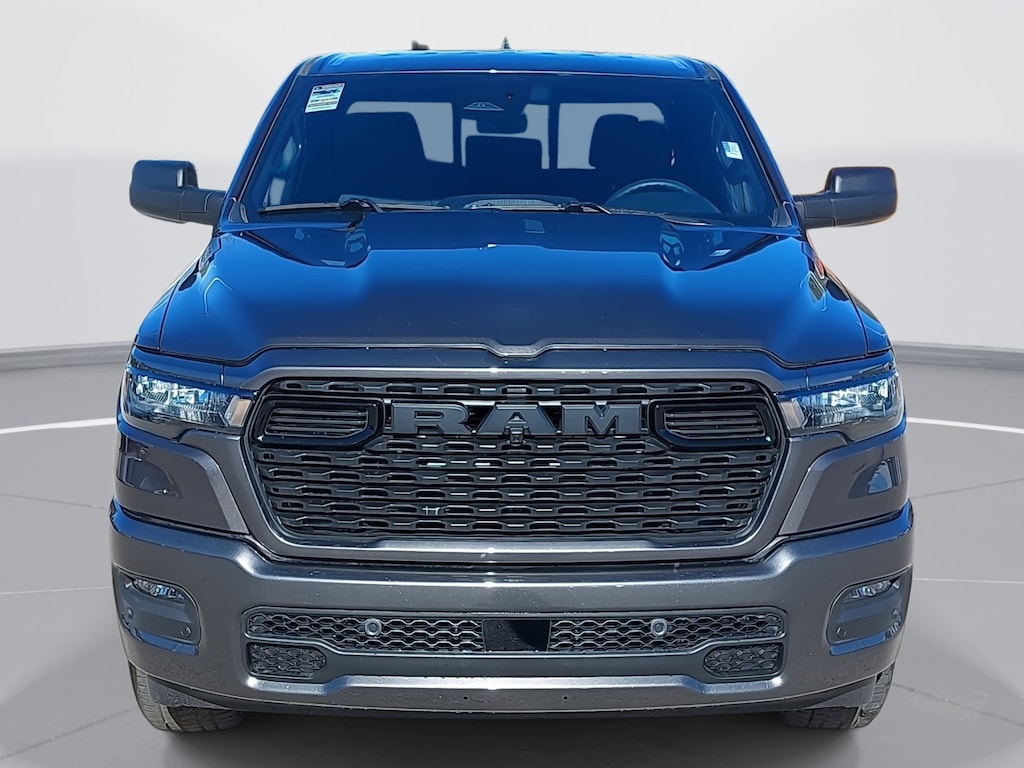 New 2026 Ram 1500 EXPRESS CREW CAB 4X2 5'7 BOX Pickup