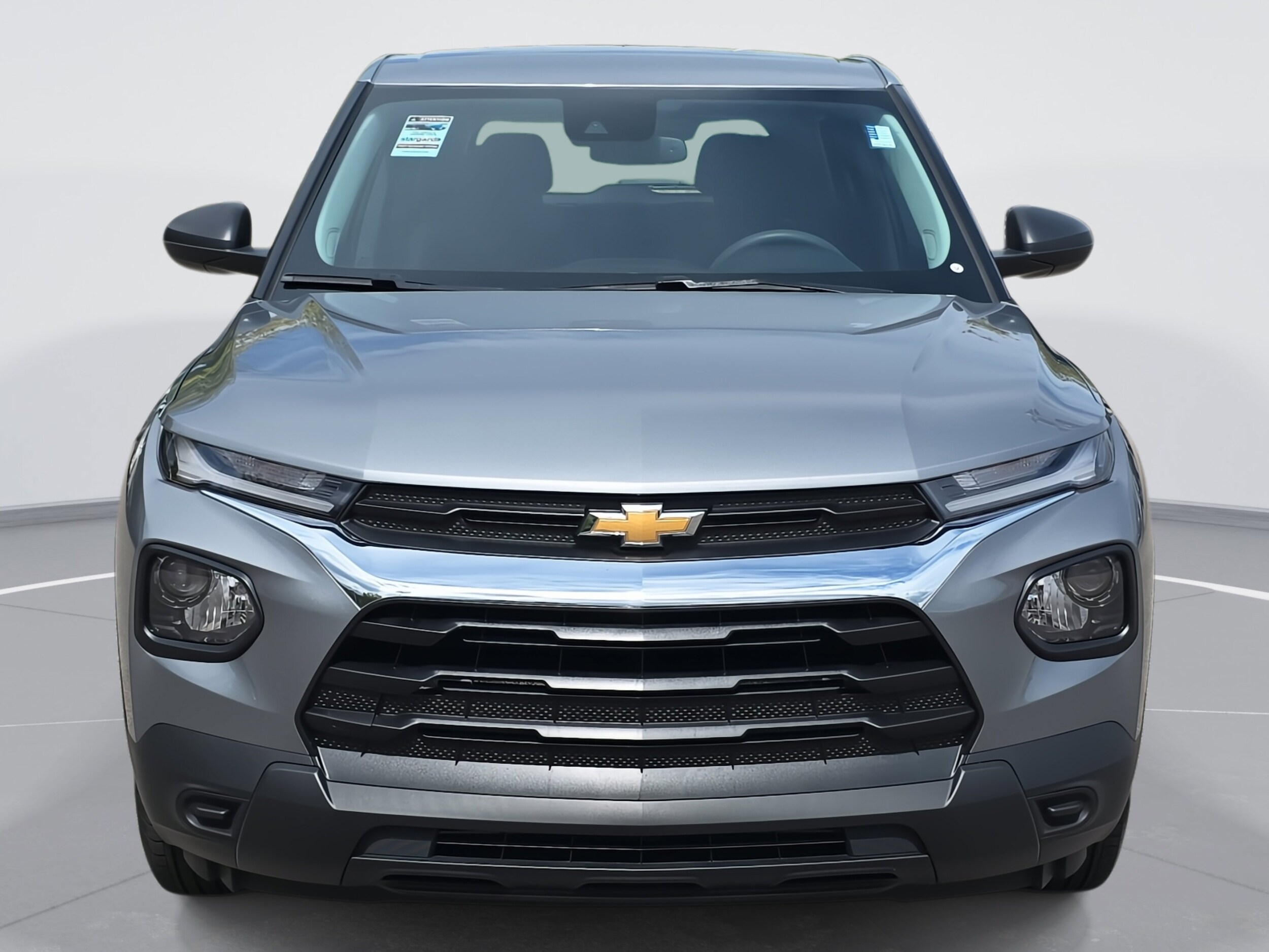 2023 Chevrolet Trailblazer LS photo 2