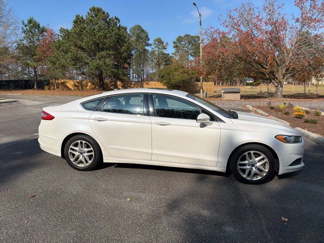 2013 Ford Fusion SE photo 3