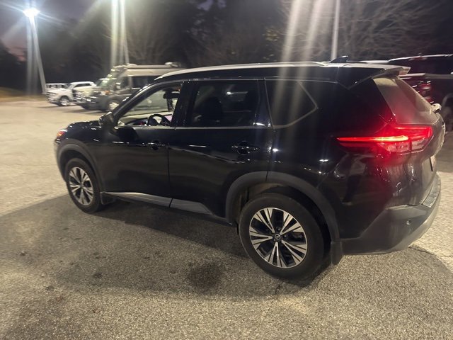 2021 Nissan Rogue SV photo 2