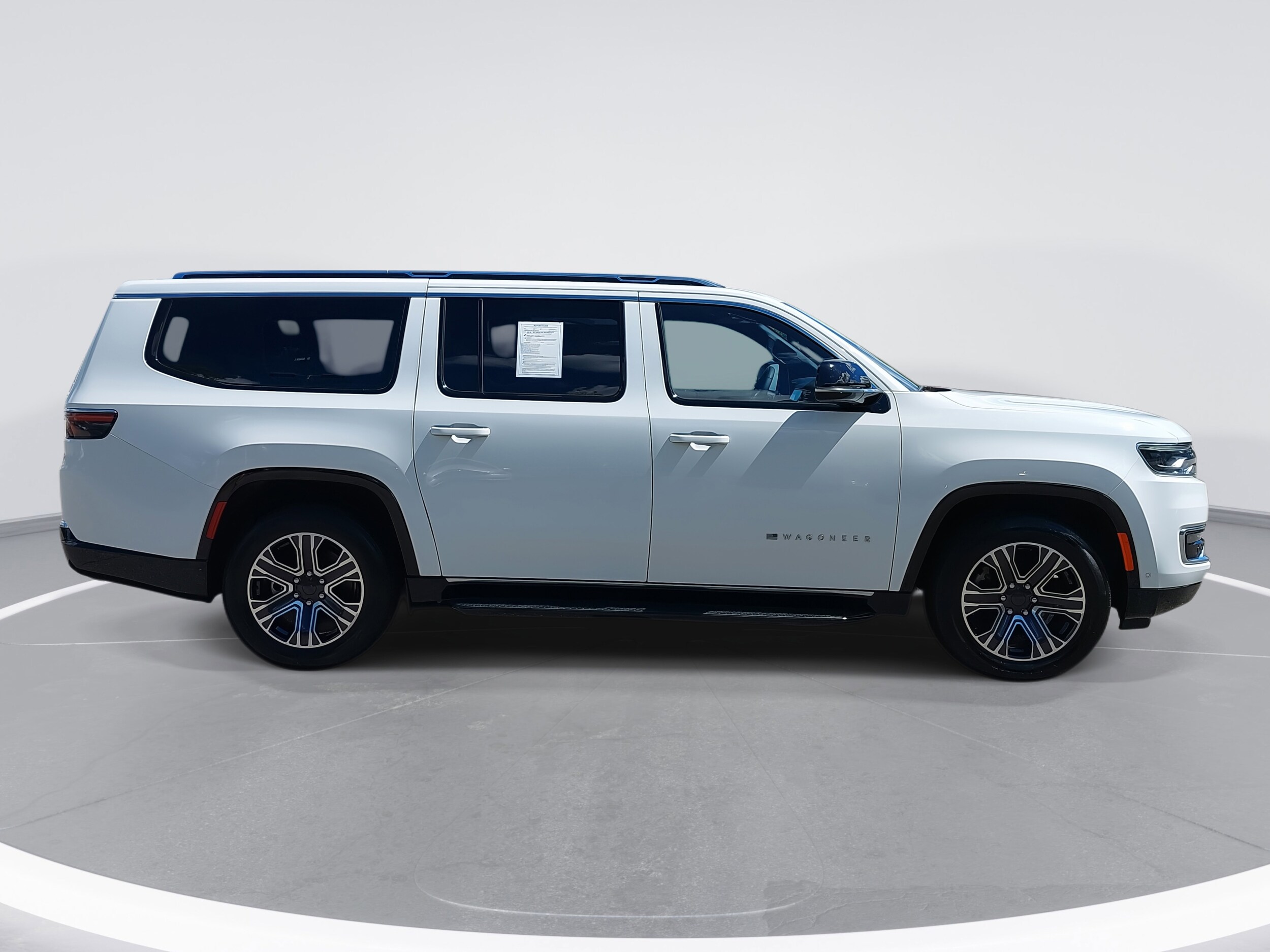 2024 Jeep Wagoneer L Series II photo 4