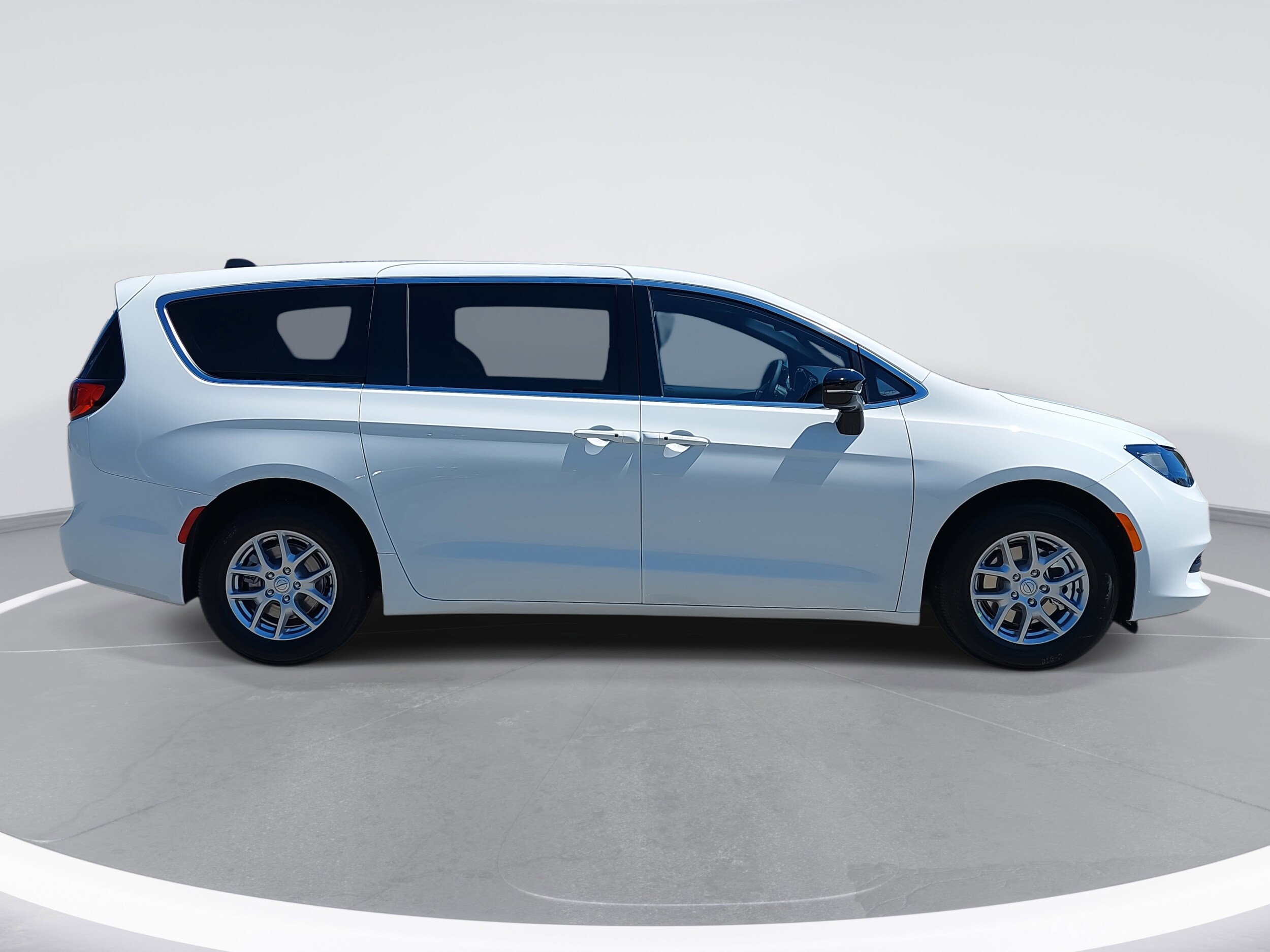 2026 Chrysler Voyager LX photo 3