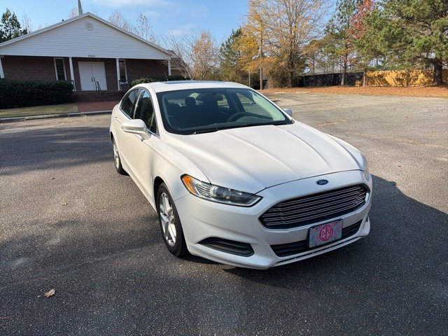 2013 Ford Fusion SE photo 2