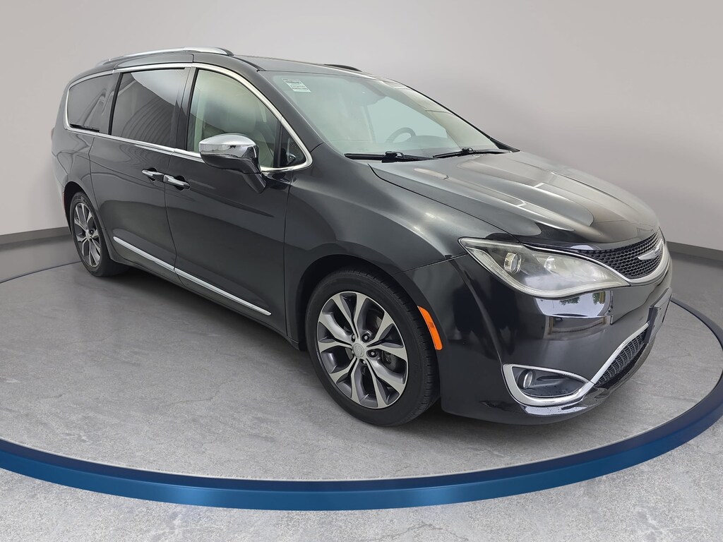 Used 2017 Chrysler Pacifica Limited Van