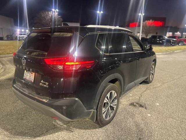 2021 Nissan Rogue SV photo 4