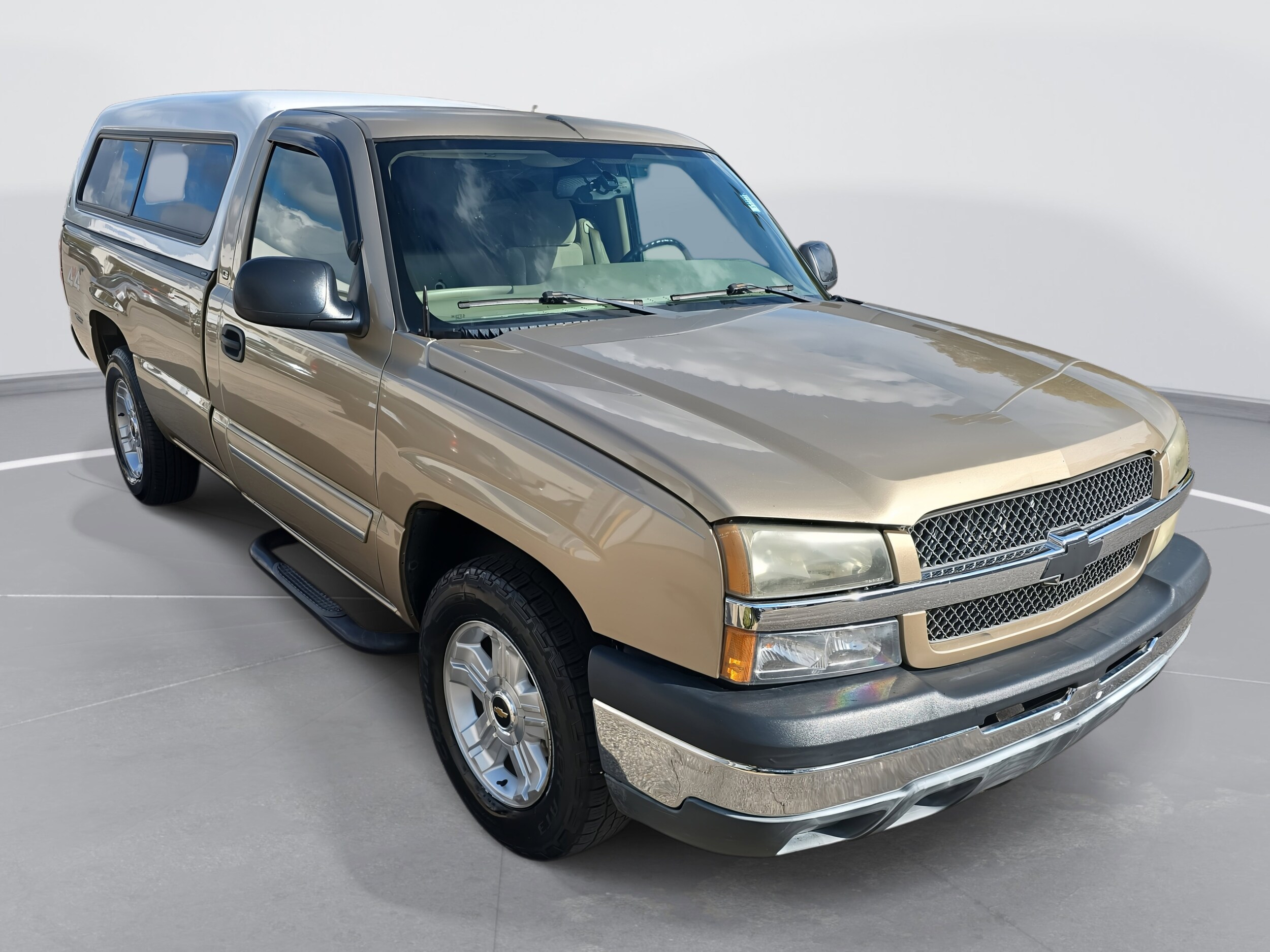 2004 Chevrolet Silverado 1500 LS photo 3