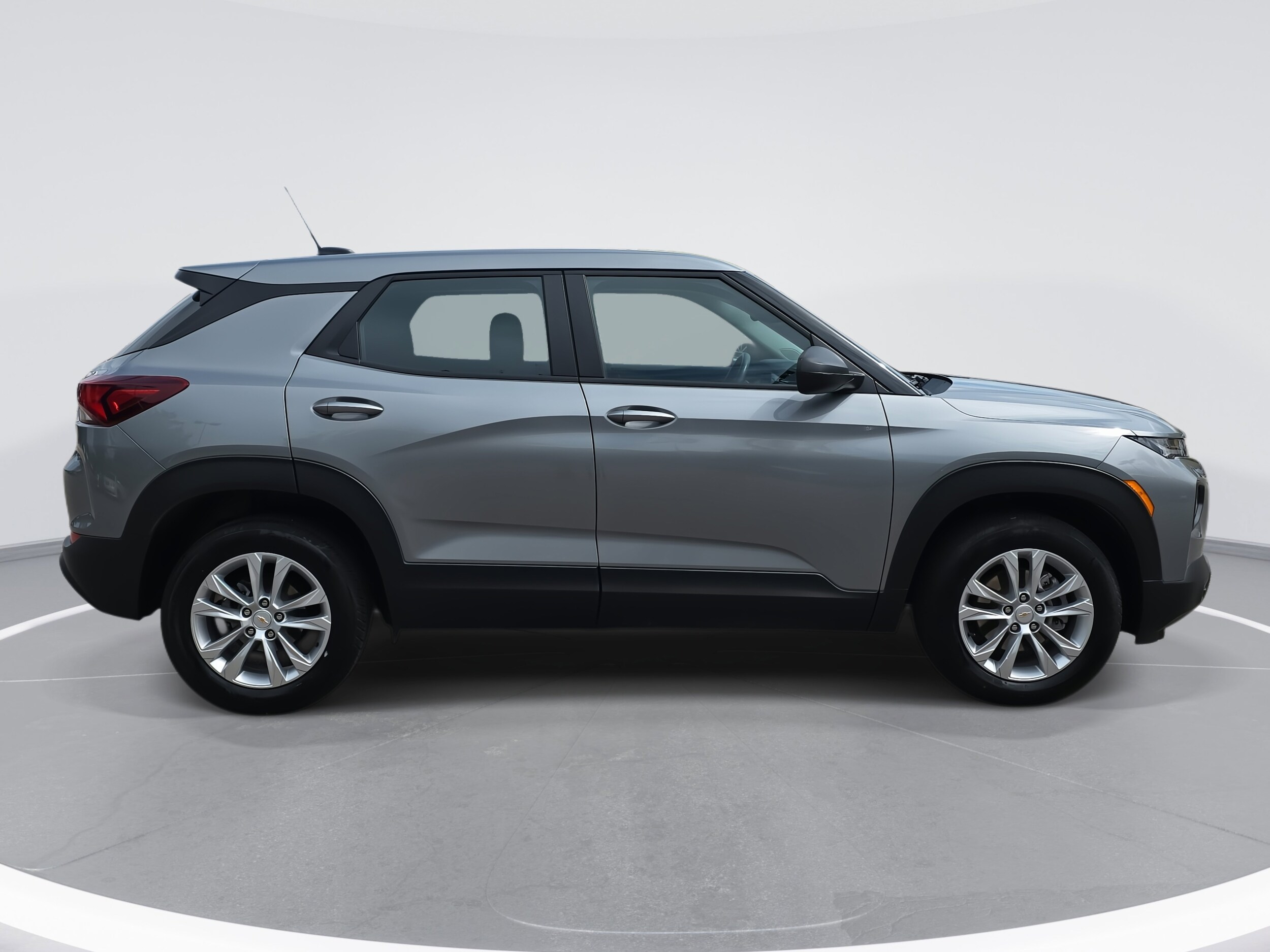 2023 Chevrolet Trailblazer LS photo 4