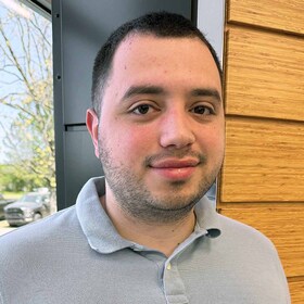 Staff member Joe Ricchetti from ID_35f05aa5c5b9