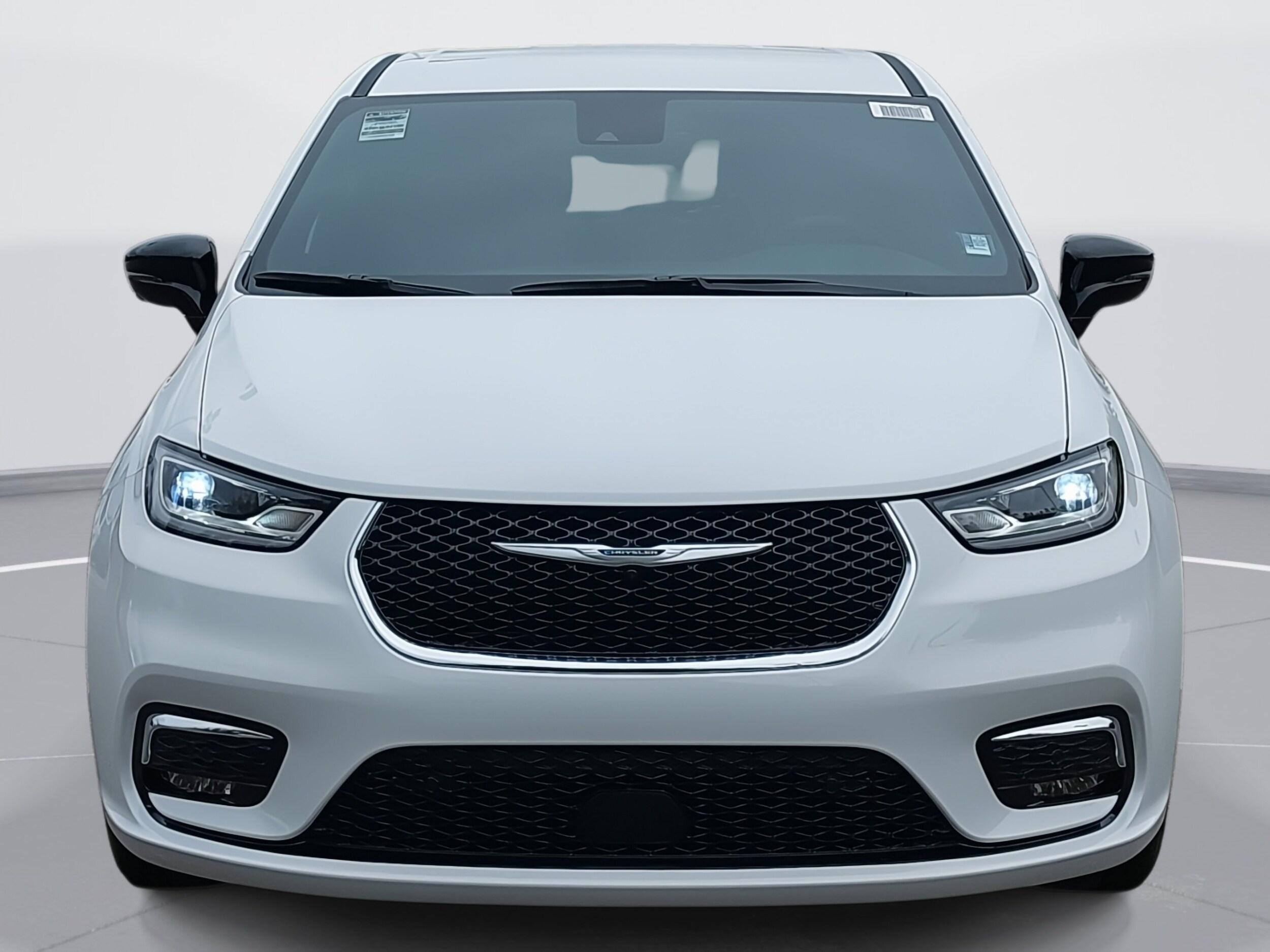 2026 Chrysler Pacifica photo 2