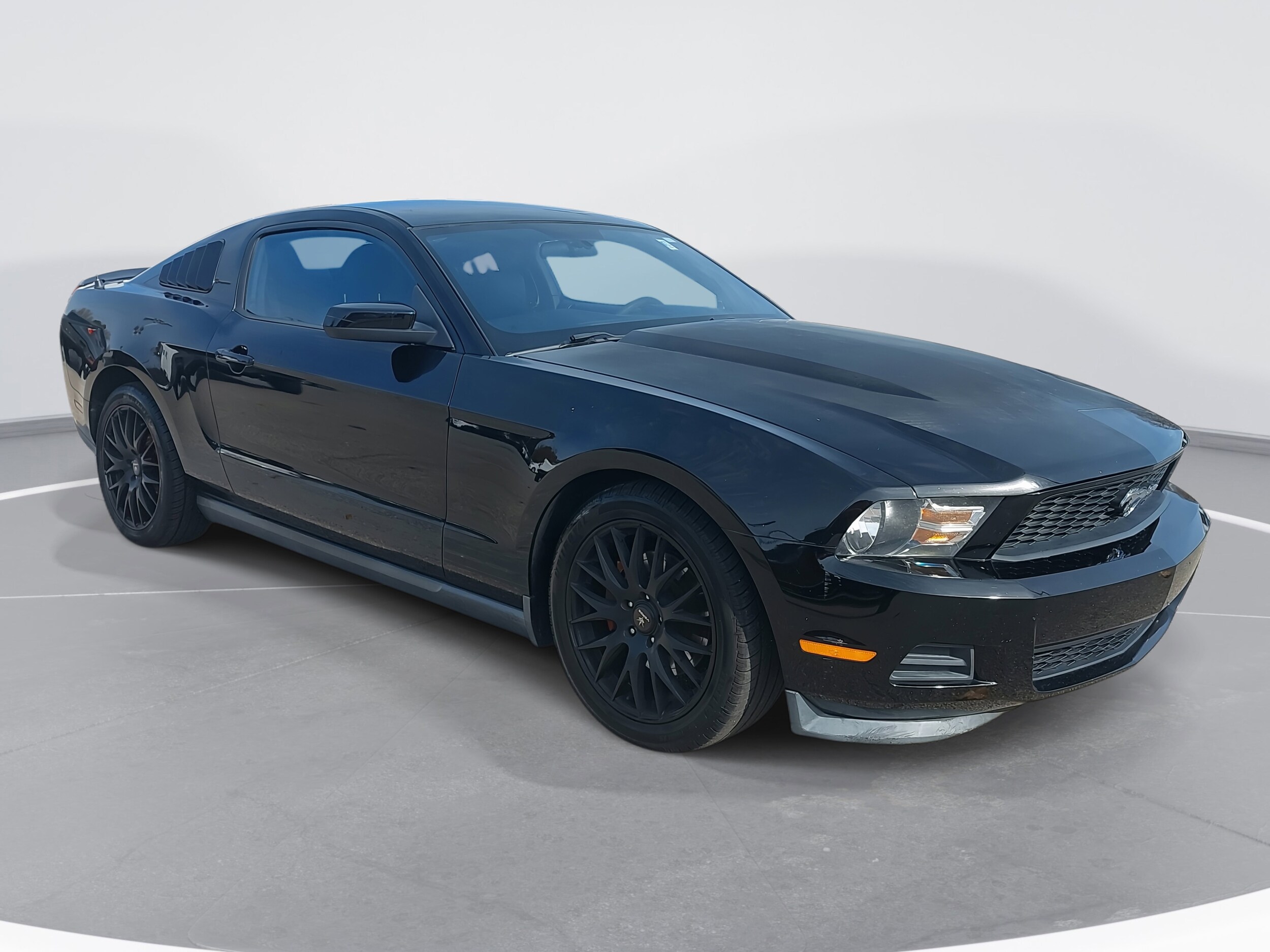 2011 Ford Mustang V6 photo 3