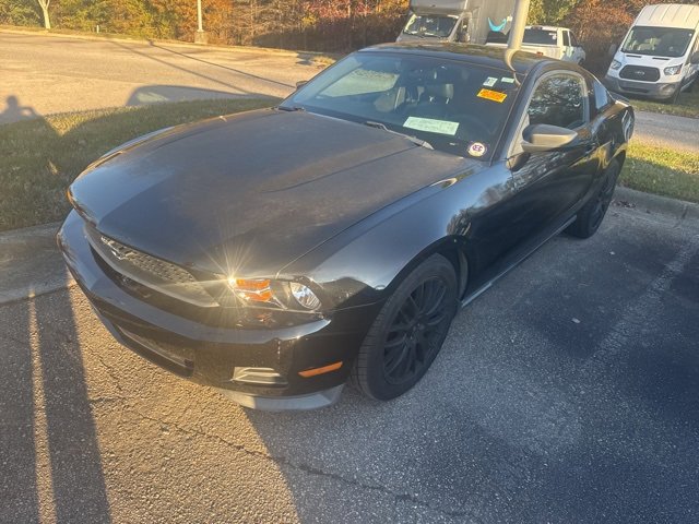 2011 Ford Mustang V6 photo 2