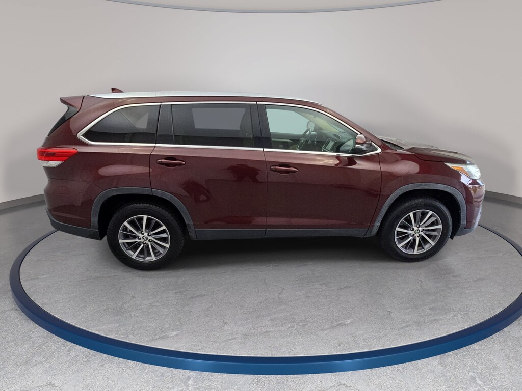 Used 2019 Toyota Highlander XLE V6 SUV