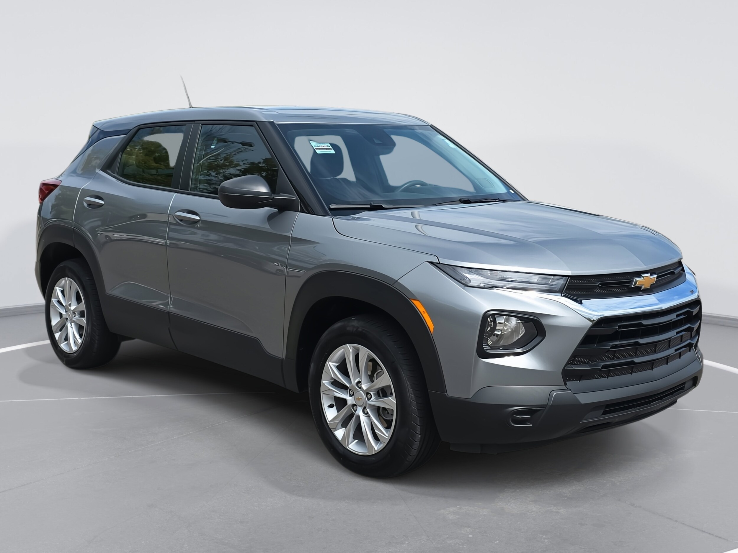 2023 Chevrolet Trailblazer LS photo 3