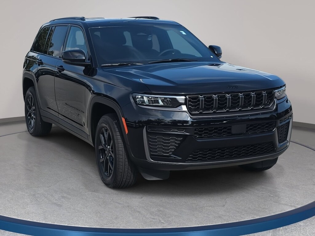 Used 2026 Jeep Grand Cherokee Laredo SUV