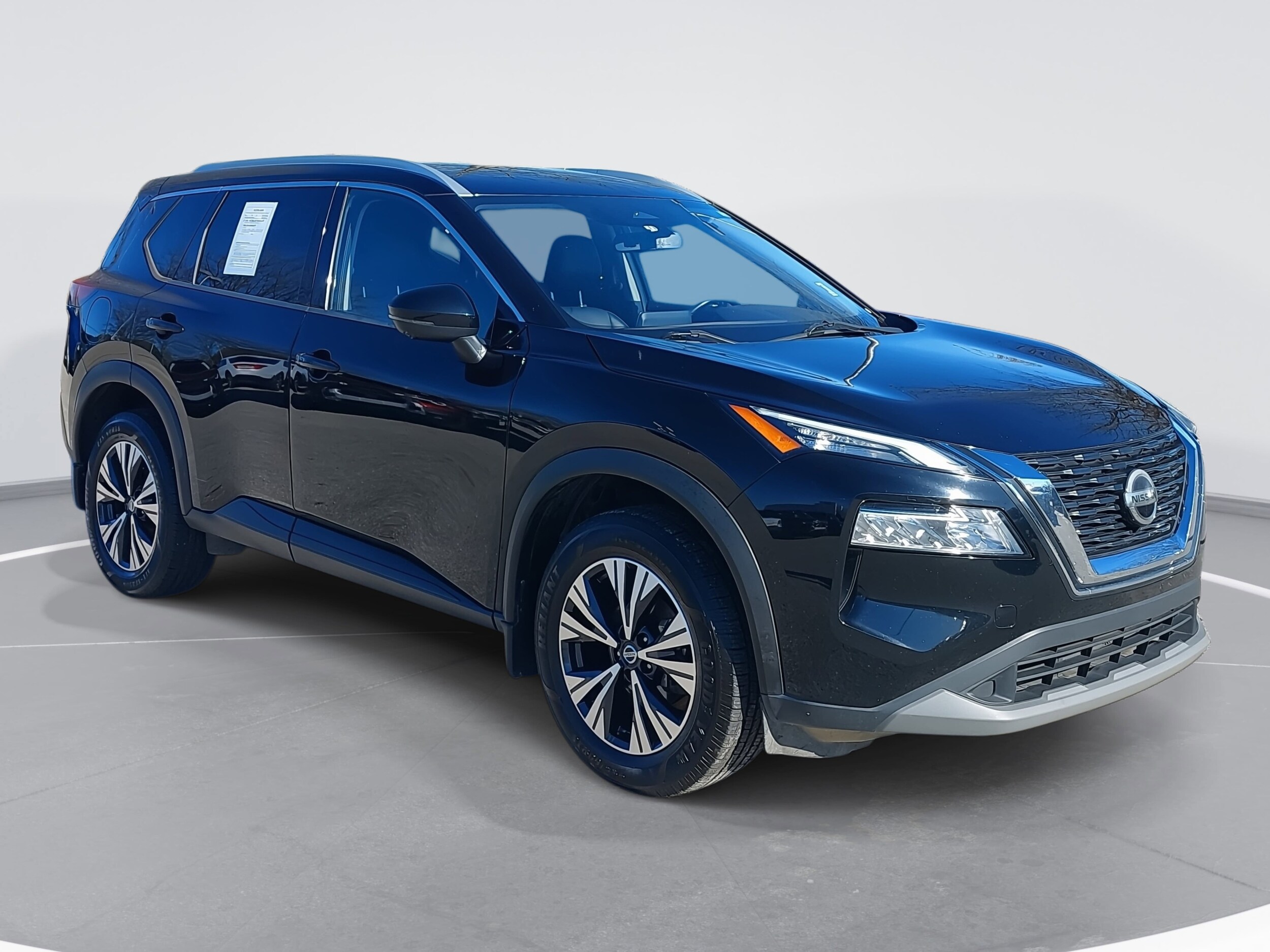 2021 Nissan Rogue SV photo 3