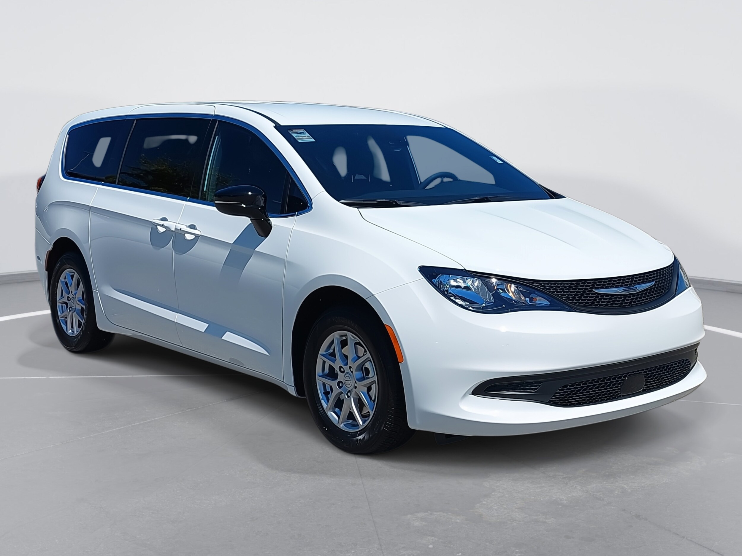 2026 Chrysler Voyager LX photo 3