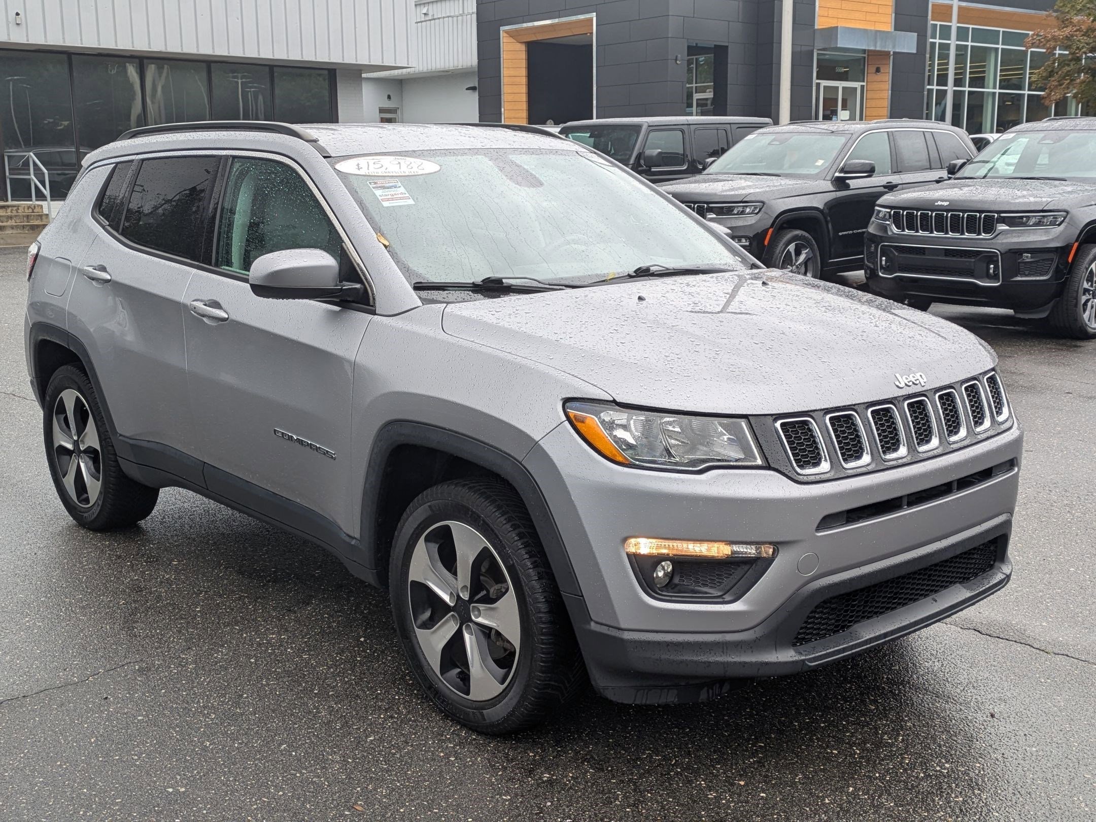 2018 Jeep Compass Latitude photo 3