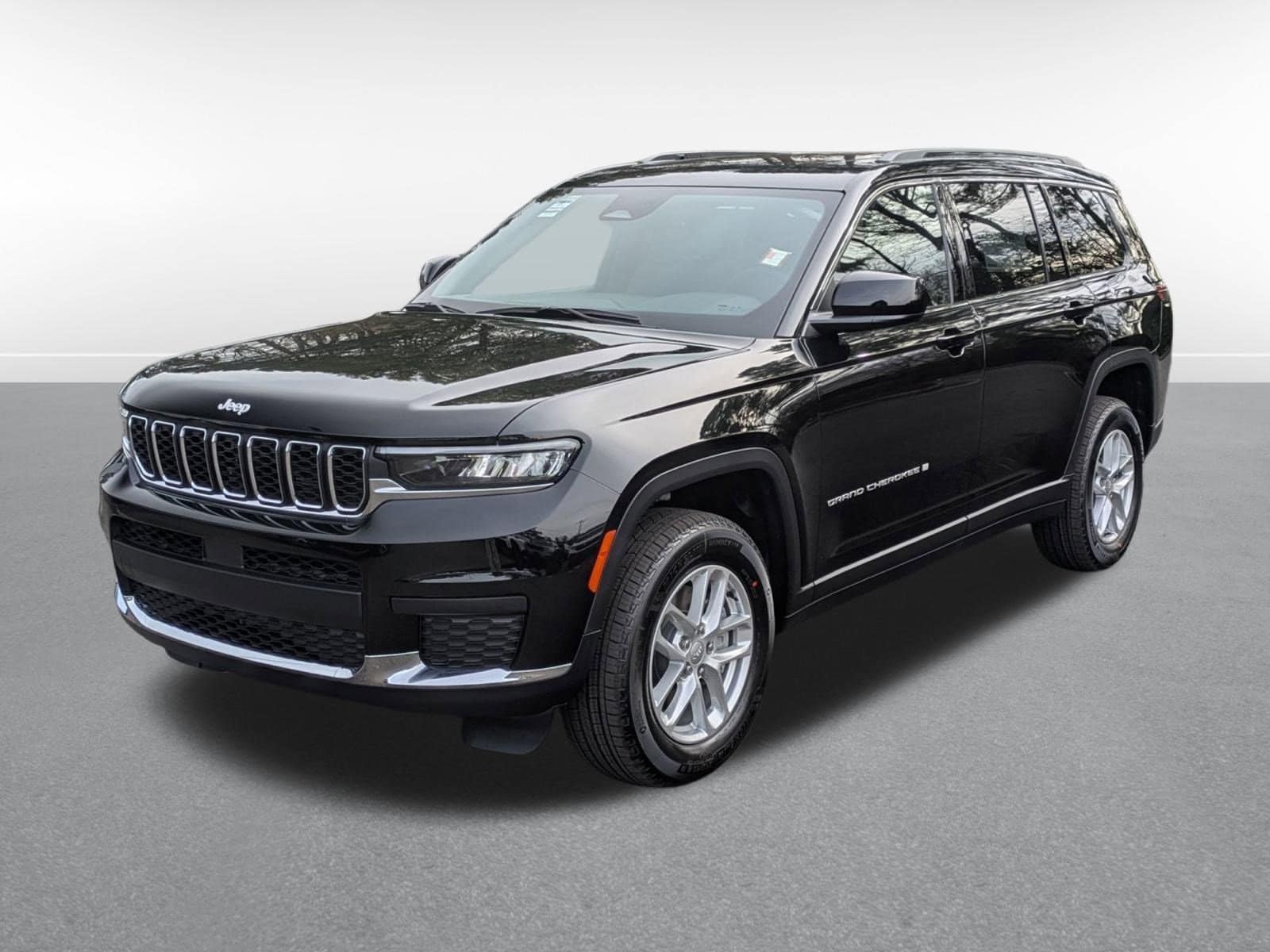 2025 Jeep Grand Cherokee L Laredo's photo