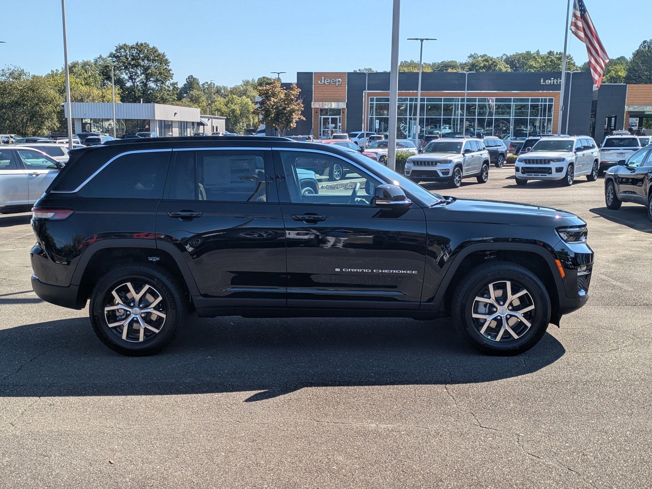 2025 Jeep Grand Cherokee Limited photo 4
