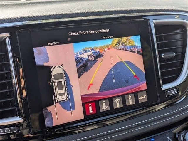 2026 Chrysler Pacifica Select - Photo 12