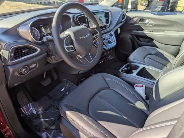 2026 Chrysler Pacifica Select - Photo 9