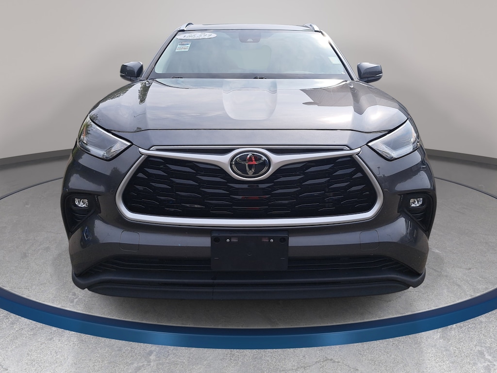 Used 2021 Toyota Highlander XLE XLE FWD